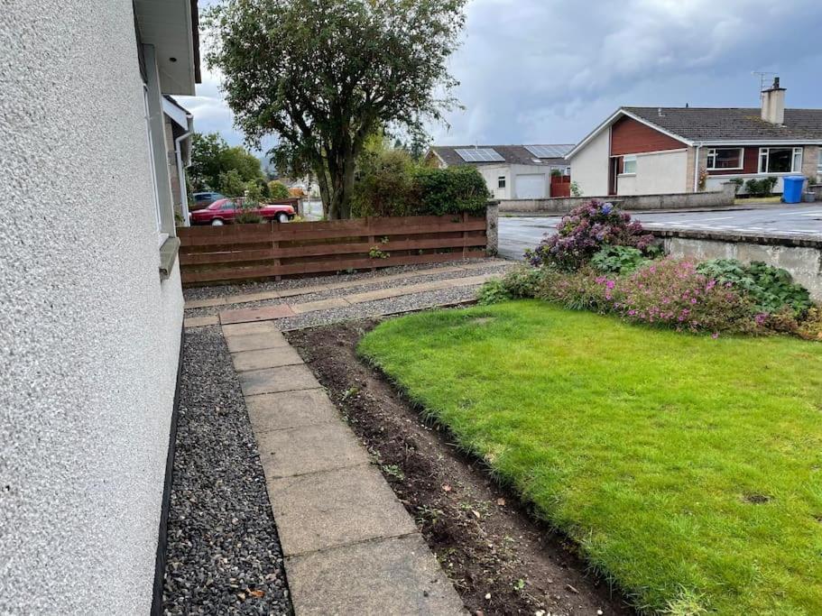 'Edgewood' - Detached Bungalow インヴァネス エクステリア 写真